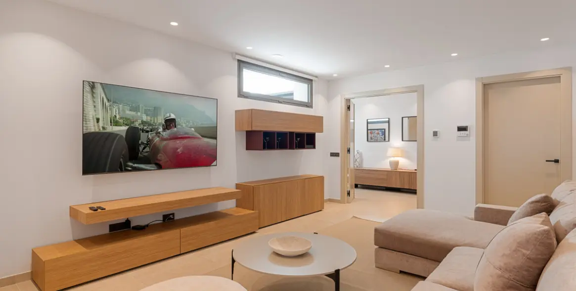 Sale of detached villa in Nueva Andalucía 24