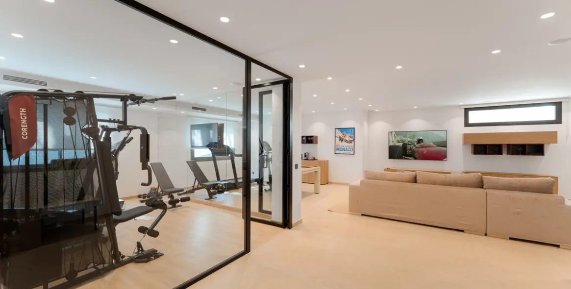 Sale of detached villa in Nueva Andalucía 25