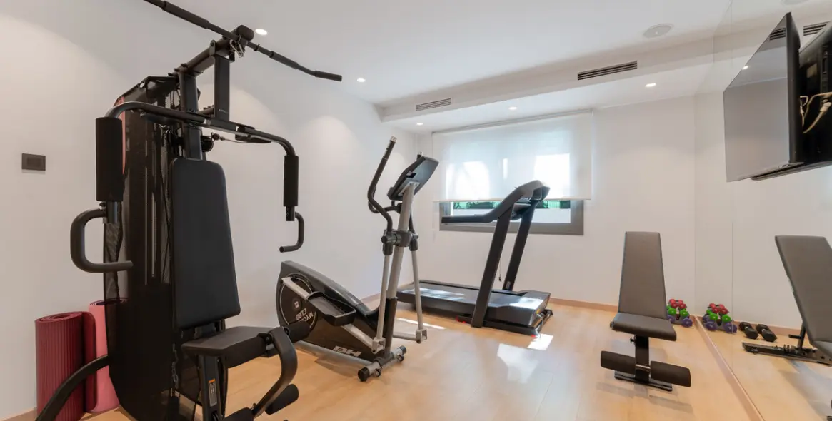 Sale of detached villa in Nueva Andalucía 26