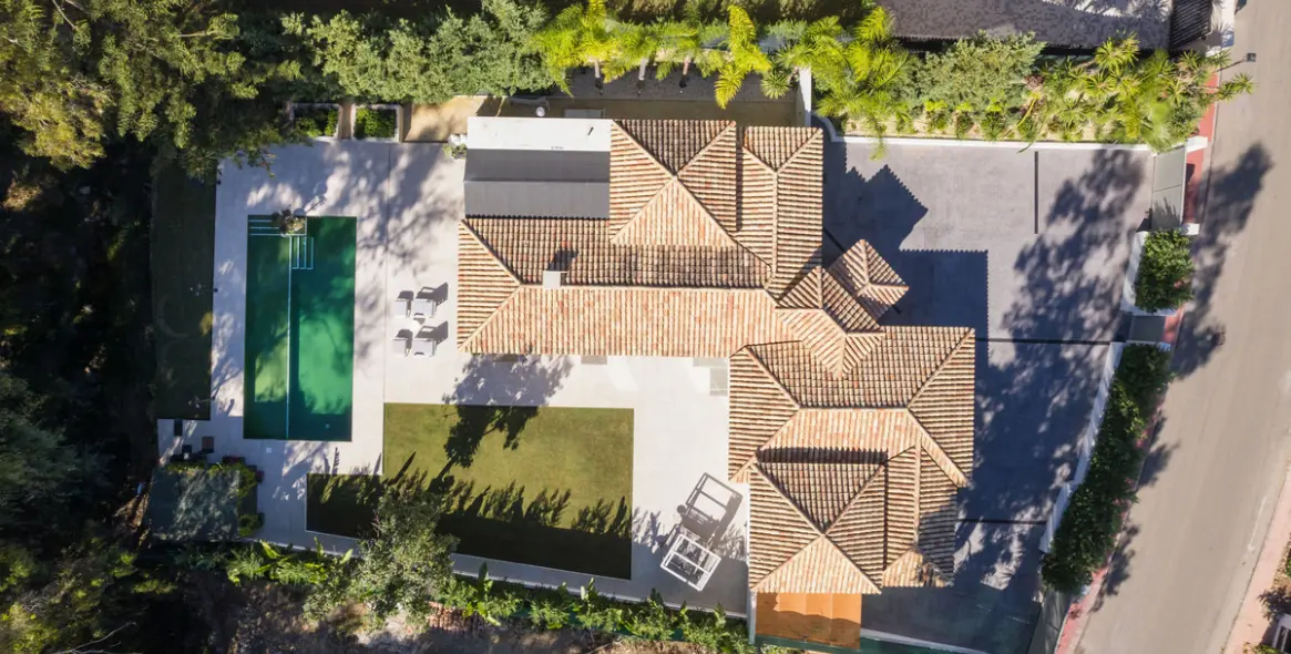 Sale of detached villa in Nueva Andalucía 34