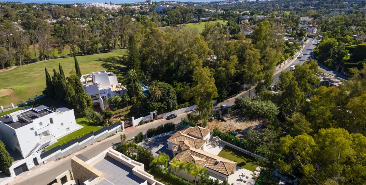Sale of detached villa in Nueva Andalucía 37