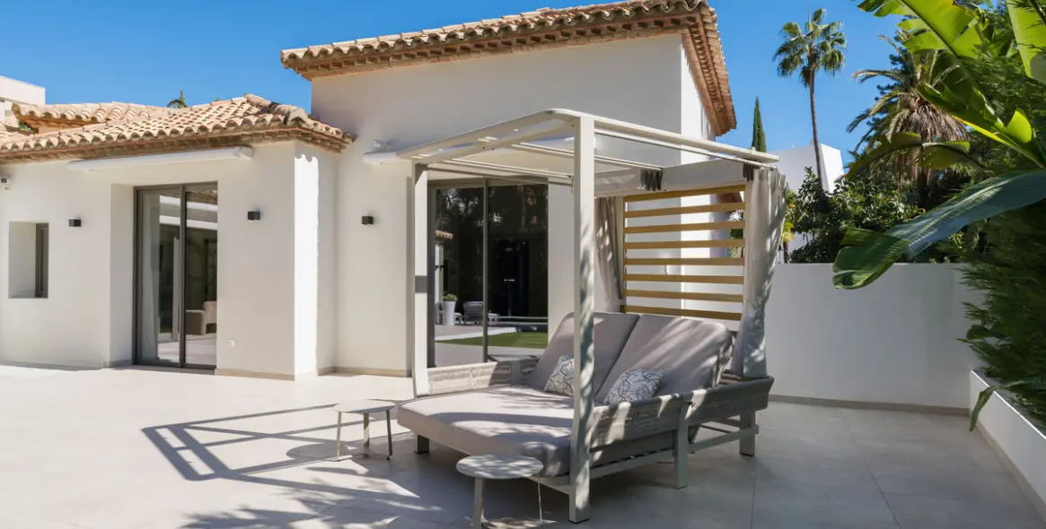 Sale of detached villa in Nueva Andalucía 38