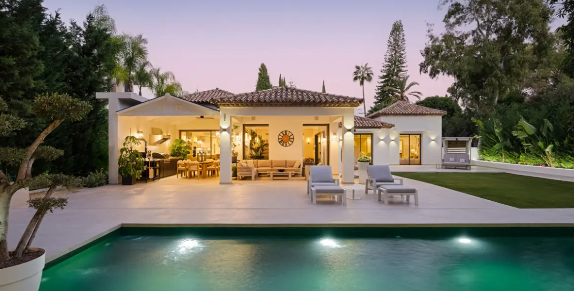 Sale of detached villa in Nueva Andalucía 42