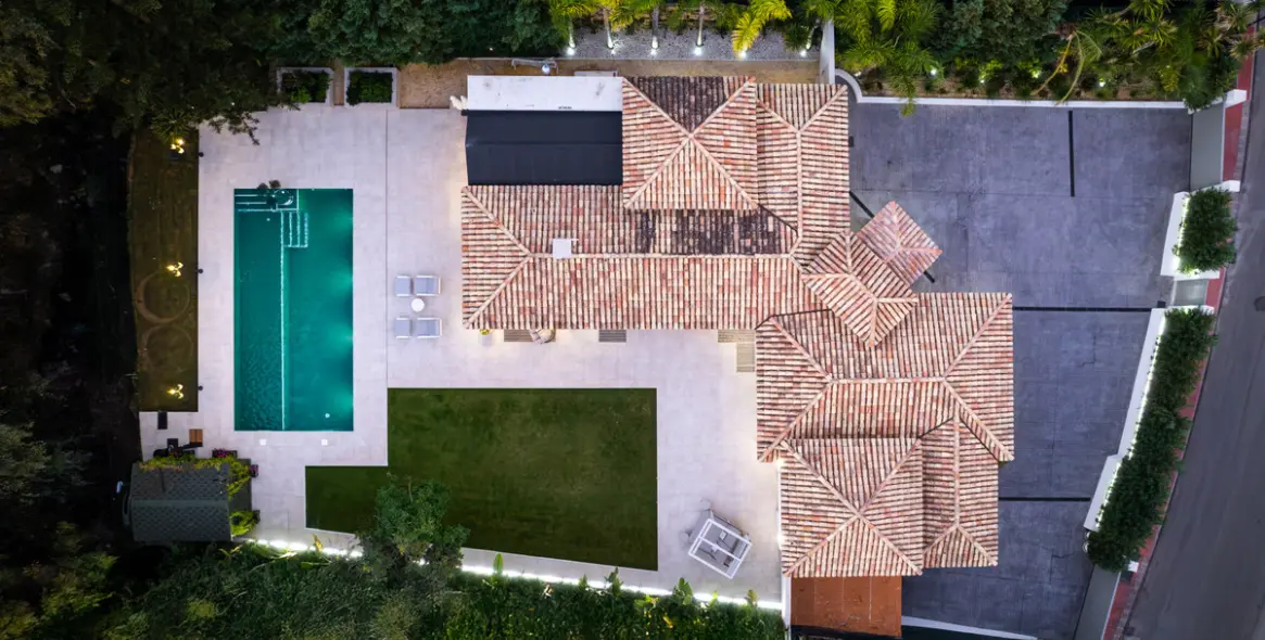 Sale of detached villa in Nueva Andalucía 43