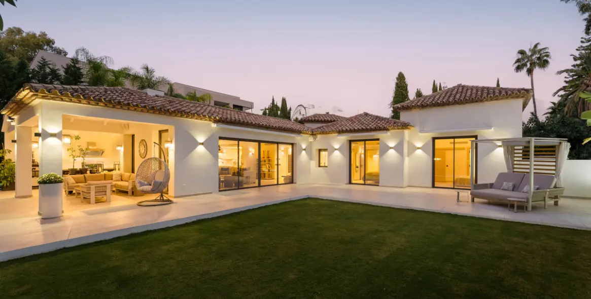 Sale of detached villa in Nueva Andalucía 58