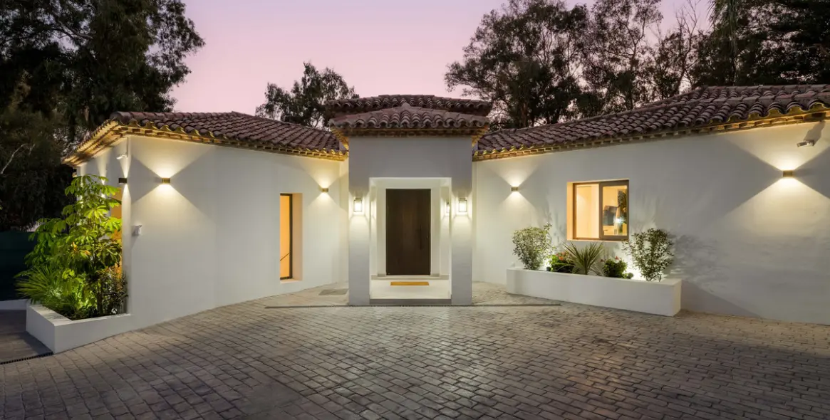 Sale of detached villa in Nueva Andalucía 60