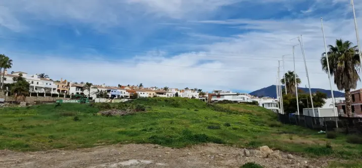 Parcela residencial R4252657 0