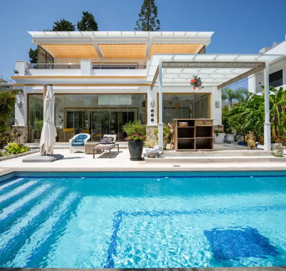 Detached villa R5120077