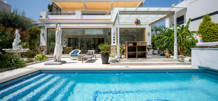 Detached villa R5120077 0