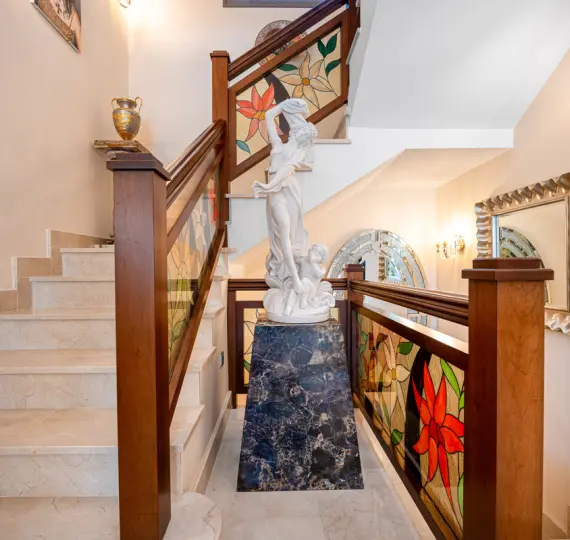 Detached villa R5120077