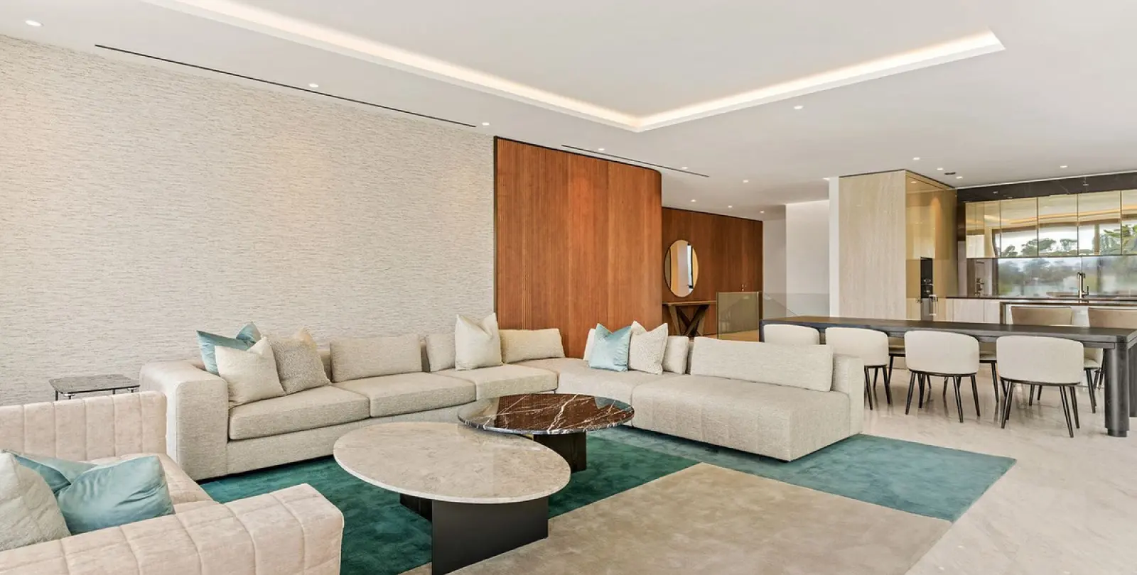 Short-term rent of ground floor apartment in The Golden Mile 3