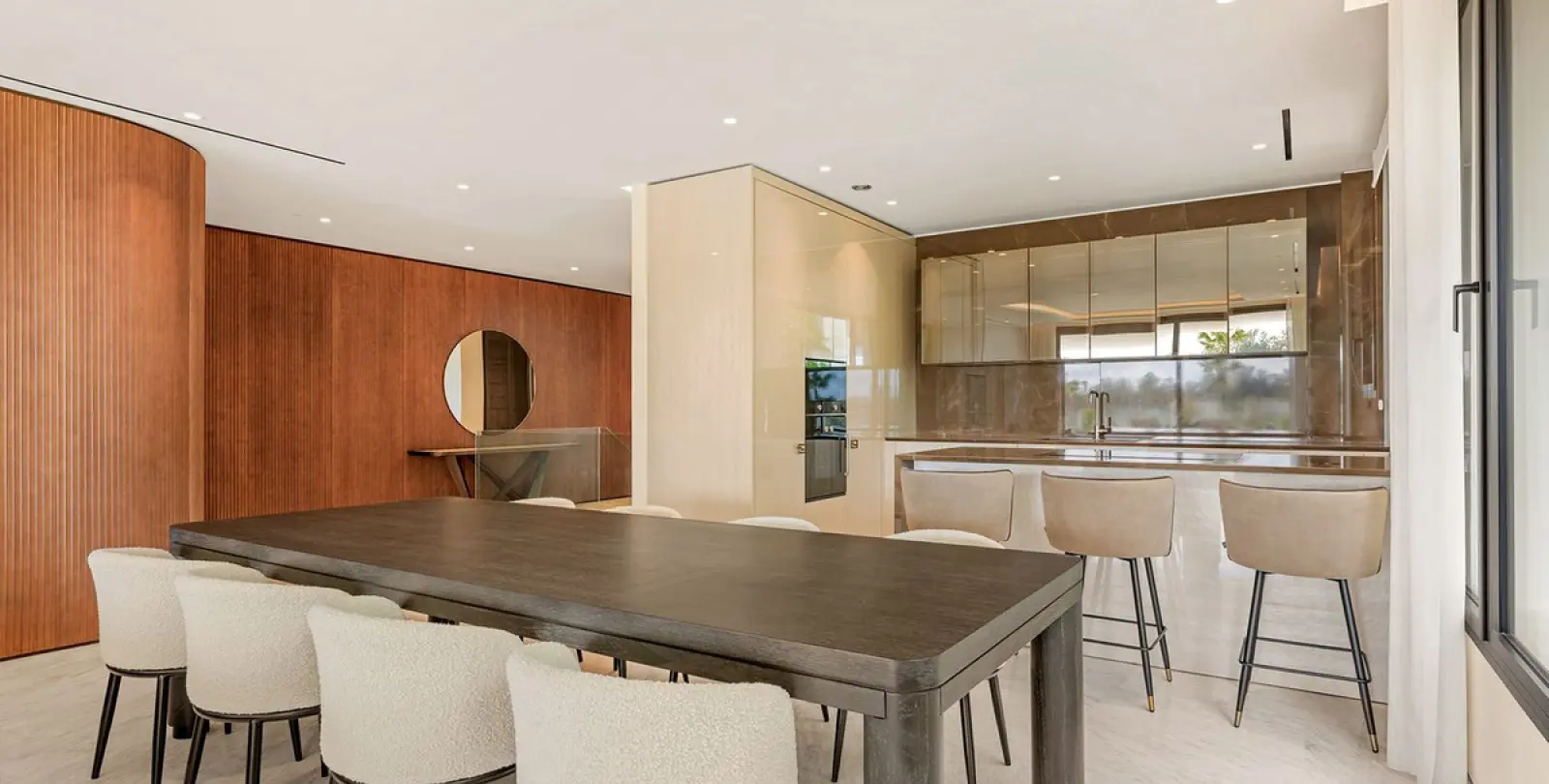 Short-term rent of ground floor apartment in The Golden Mile 5
