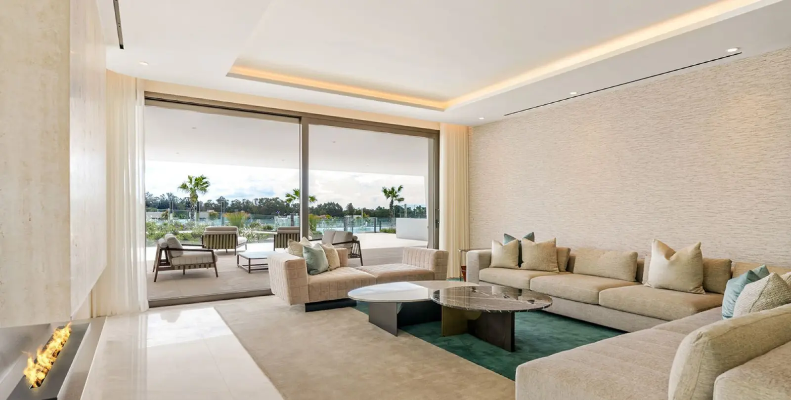 Short-term rent of ground floor apartment in The Golden Mile 9