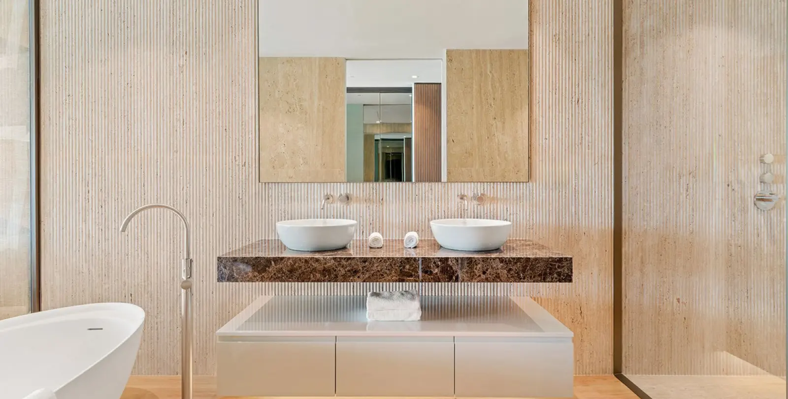 Short-term rent of ground floor apartment in The Golden Mile 21