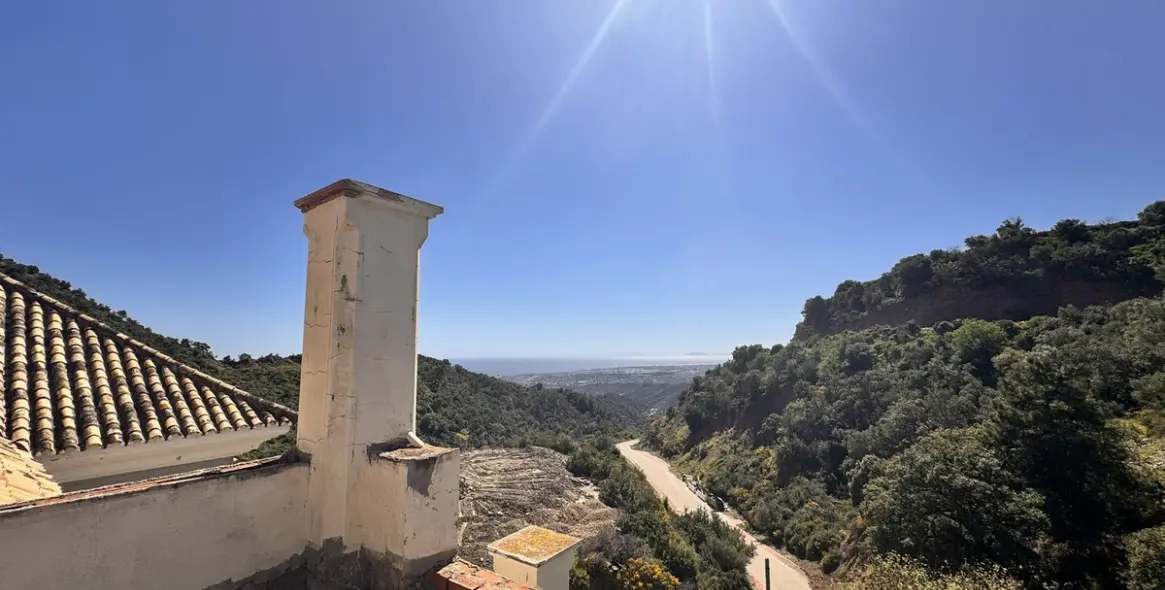 Sale of residential plot in Istán 2