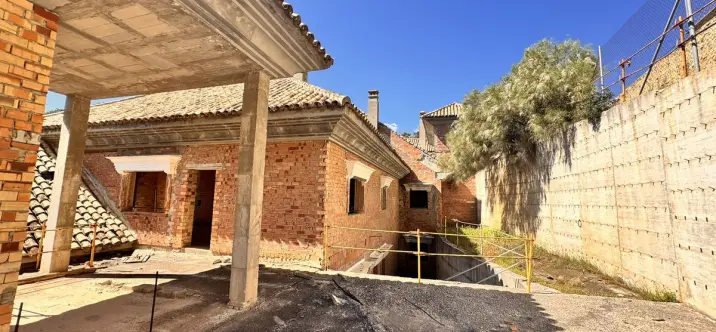 Sale of residential plot in Istán 4