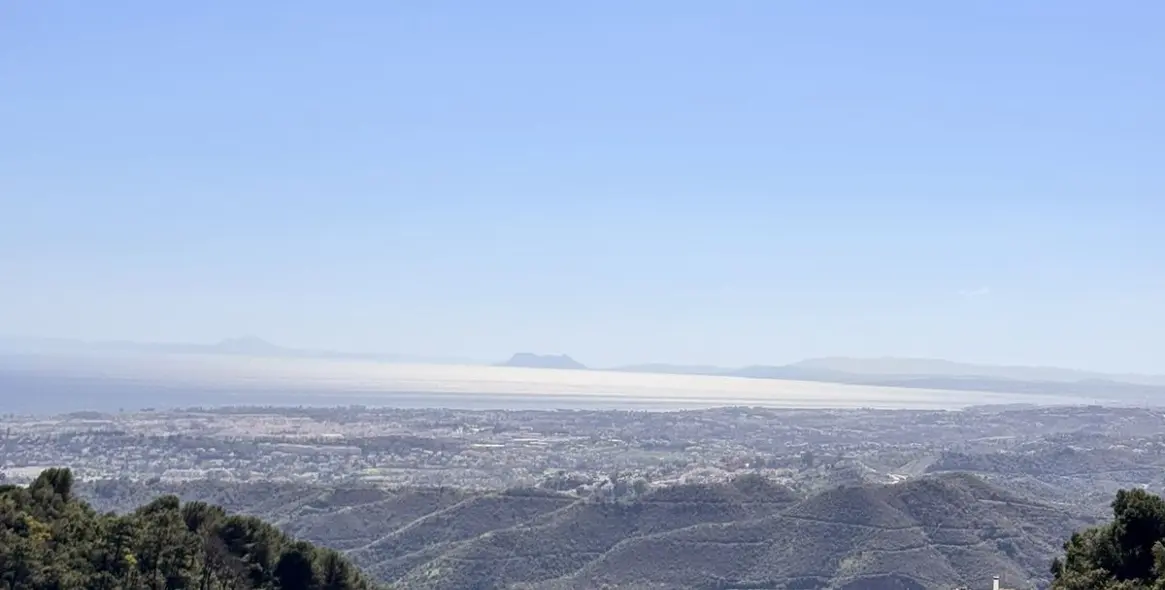 Sale of residential plot in Istán 15