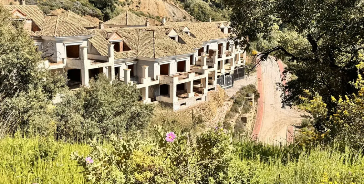 Sale of residential plot in Istán 17