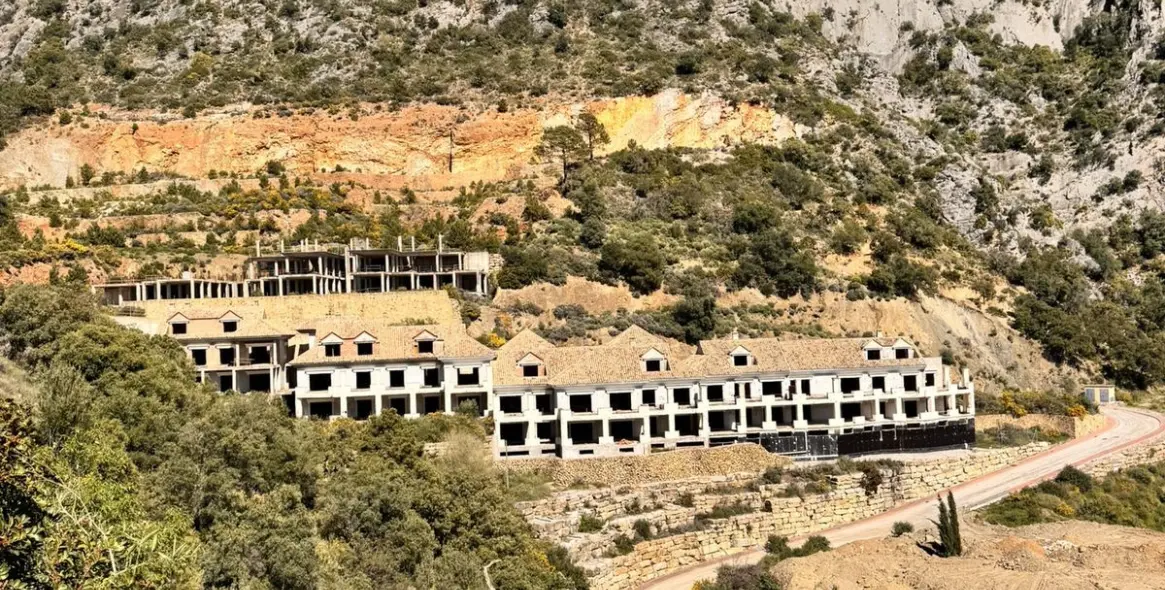 Sale of residential plot in Istán 20