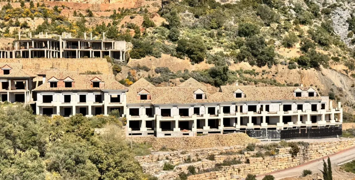 Venta de parcela residencial en Istán 22