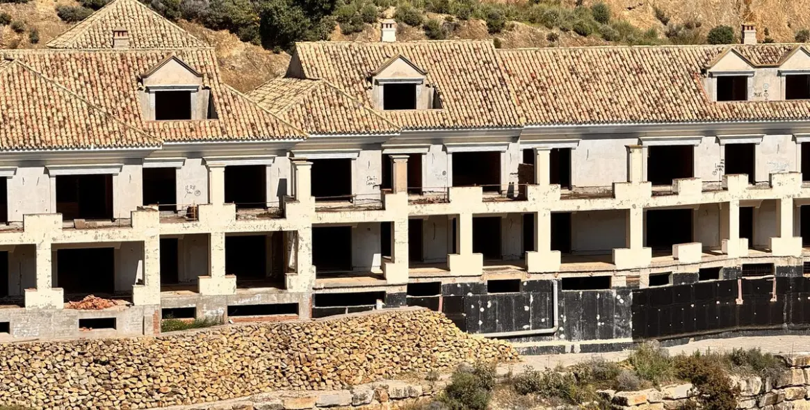 Venta de parcela residencial en Istán 23