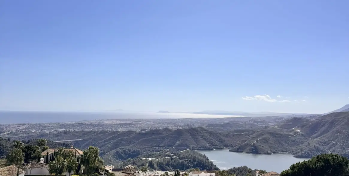 Venta de parcela residencial en Istán 27