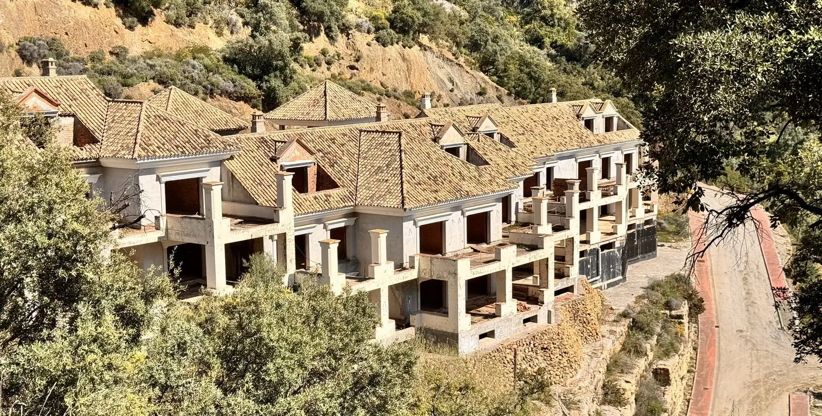 Venta de parcela residencial en Istán 1