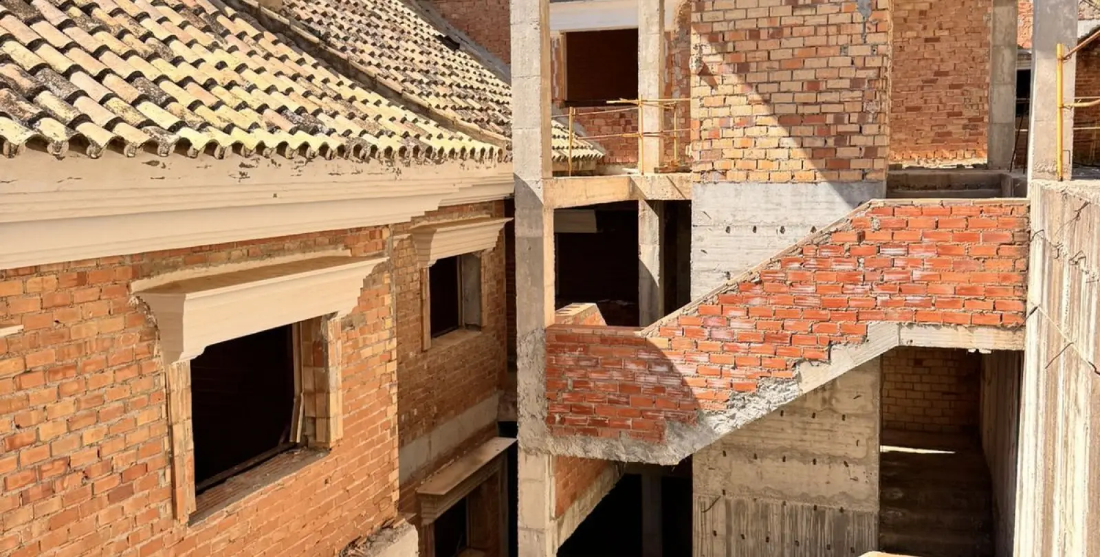 Venta de parcela residencial en Istán 13