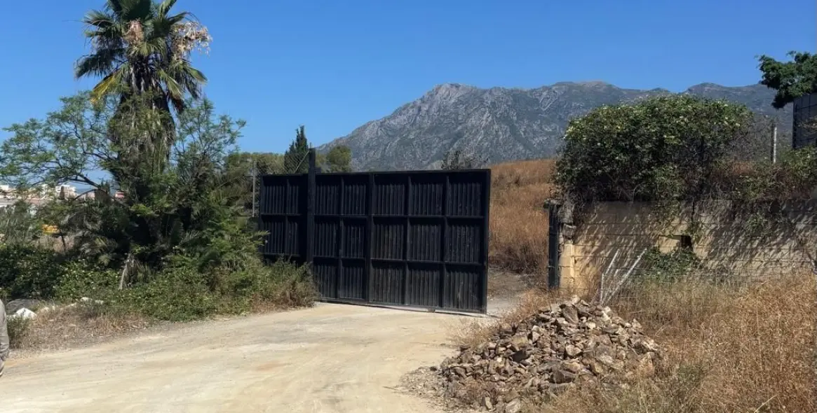 Продажа  коммерческого участка в Marbella 1