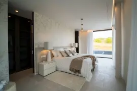 Image 3 thumb
