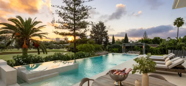 Venta de villa independiente en Nueva Andalucía 2