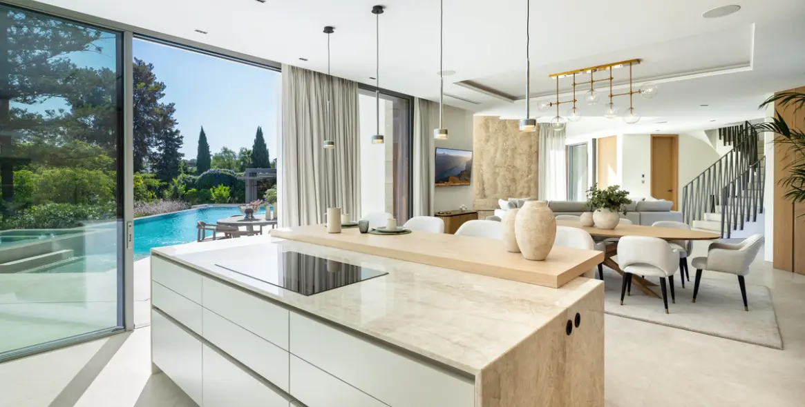 Venta de villa independiente en Nueva Andalucía 11