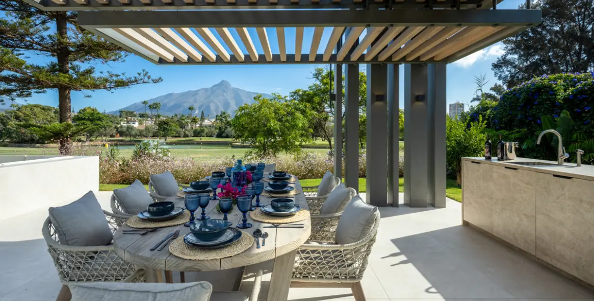 Venta de villa independiente en Nueva Andalucía 15