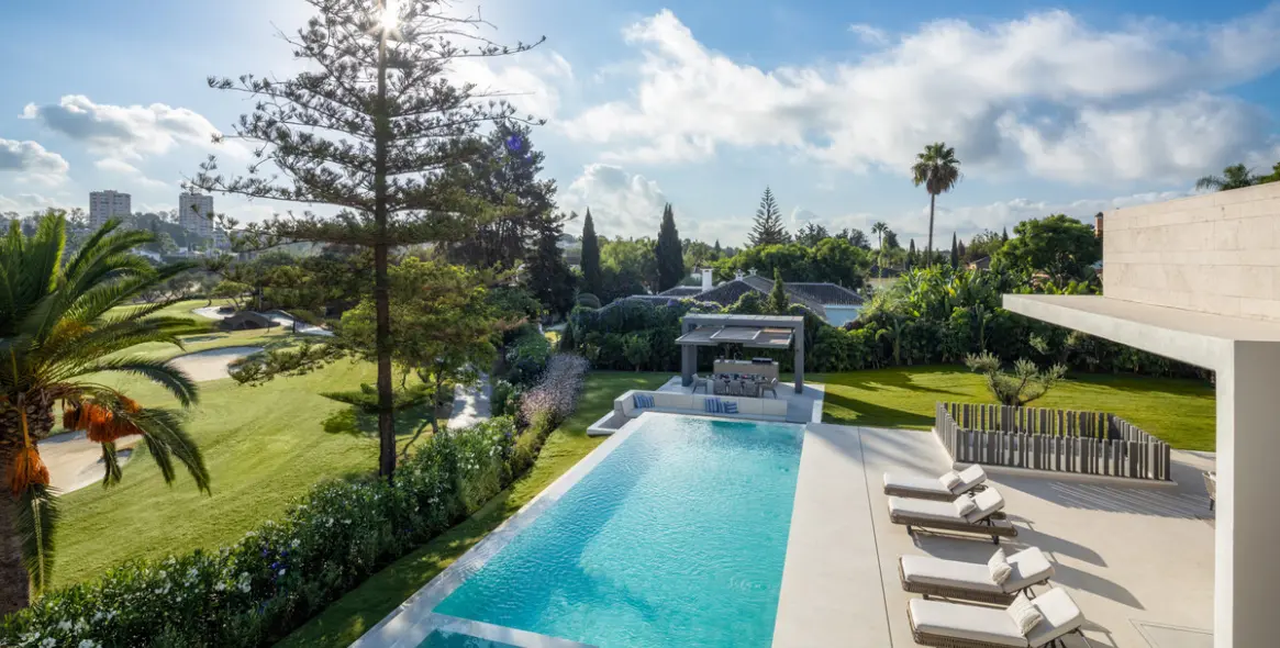 Venta de villa independiente en Nueva Andalucía 22