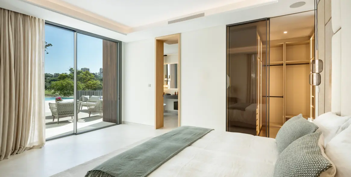 Venta de villa independiente en Nueva Andalucía 24