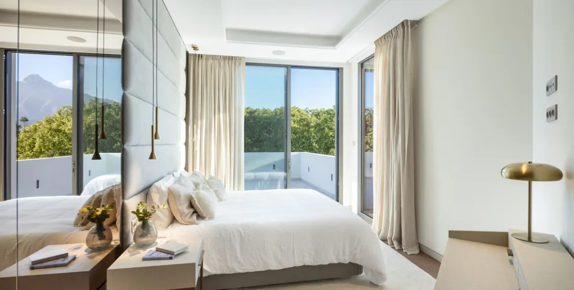 Venta de villa independiente en Nueva Andalucía 25