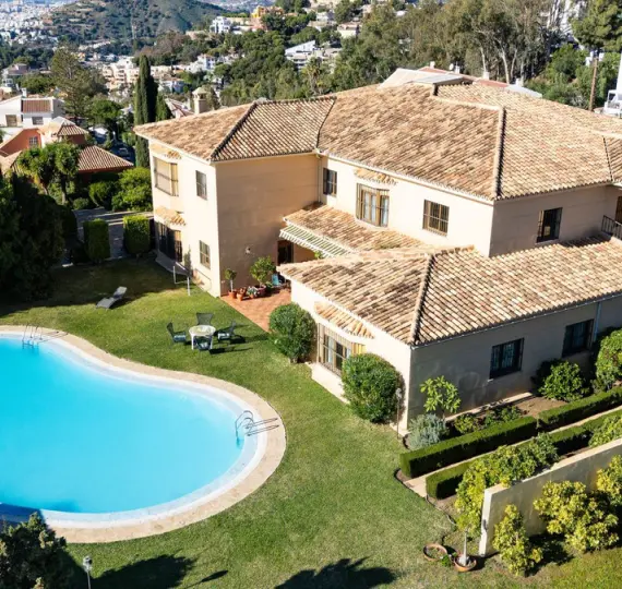 Oтдельно стоящая вилла R4921291