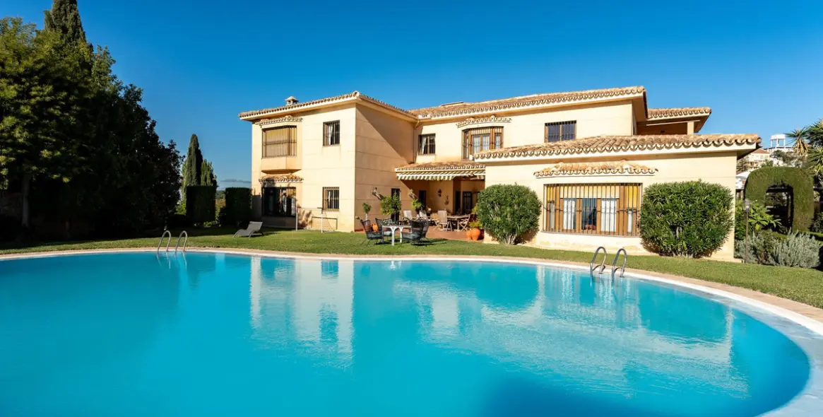 Продажа  отдельно стоящей виллы в Malaga (район Málaga Este) 4