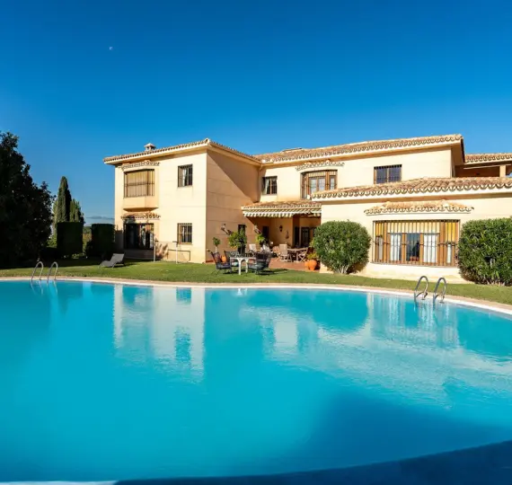 Oтдельно стоящая вилла R4921291