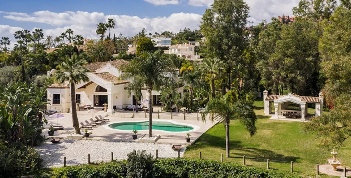 Продажа  отдельно стоящей виллы в Nueva Andalucía 1