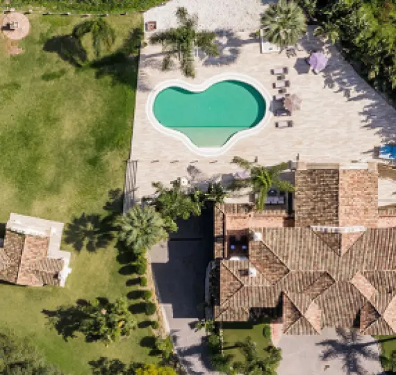 Venta de villa independiente en Nueva Andalucía