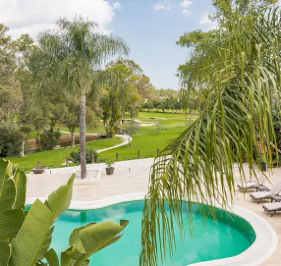 Venta de villa independiente en Nueva Andalucía