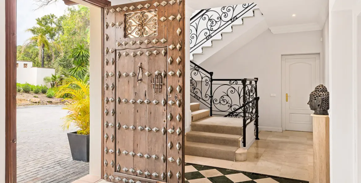 Продажа  отдельно стоящей виллы в Nueva Andalucía 10