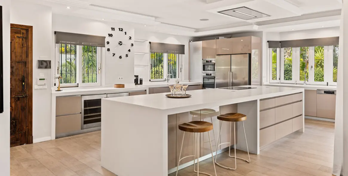 Продажа  отдельно стоящей виллы в Nueva Andalucía 14