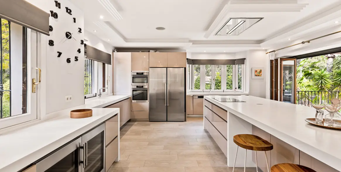 Продажа  отдельно стоящей виллы в Nueva Andalucía 15