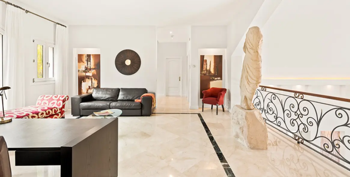 Продажа  отдельно стоящей виллы в Nueva Andalucía 26