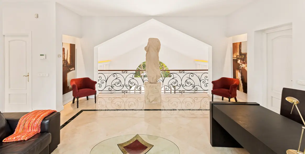 Продажа  отдельно стоящей виллы в Nueva Andalucía 28