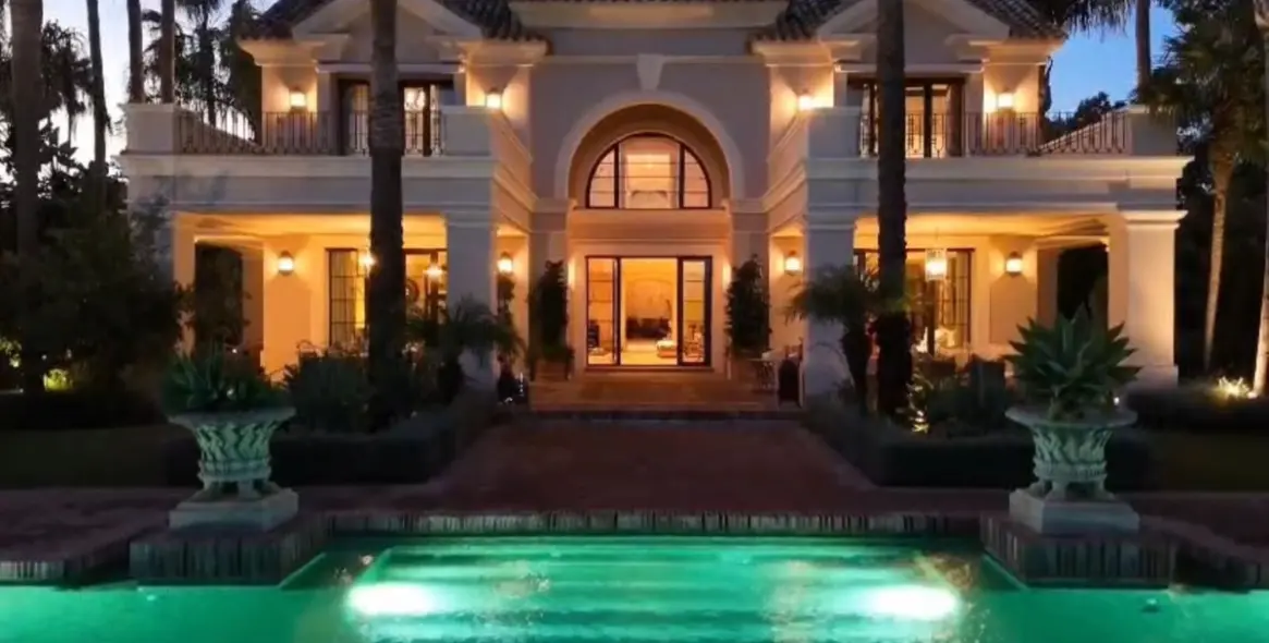 Продажа  отдельно стоящей виллы в Guadalmina Baja 1