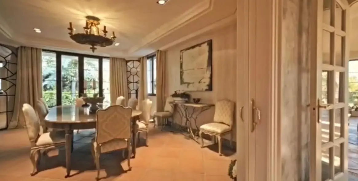 Продажа  отдельно стоящей виллы в Guadalmina Baja 12