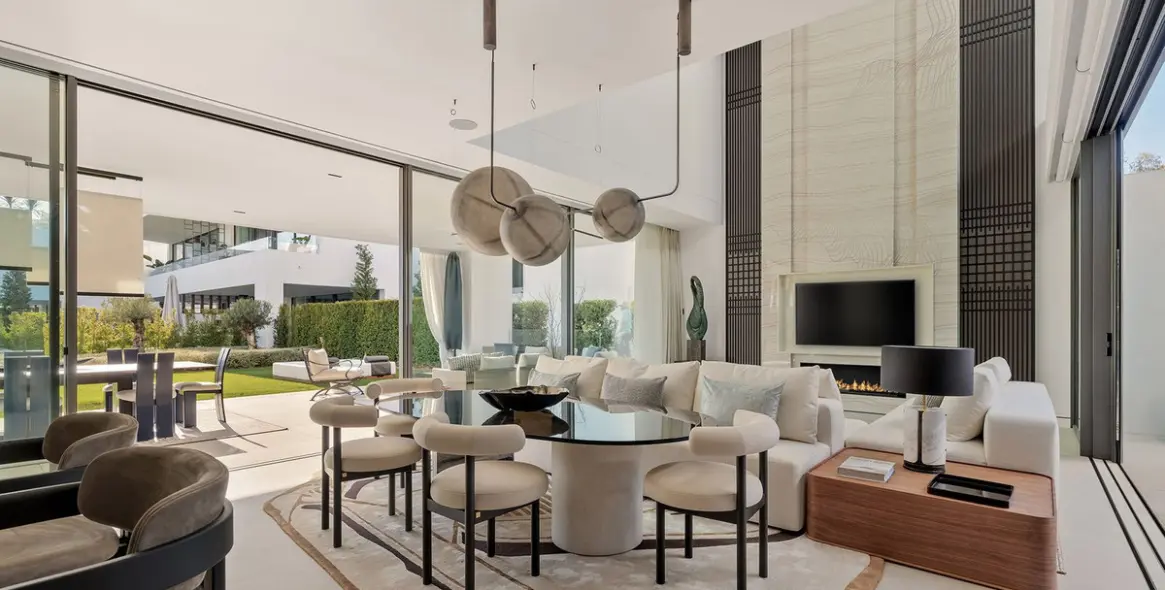 Продажа дома на две семьи в Marbella 6